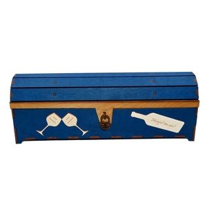 Cutie din lemn personalizata, pentru sticla de vin, cufar Handmade, albastru - Artynos.ro