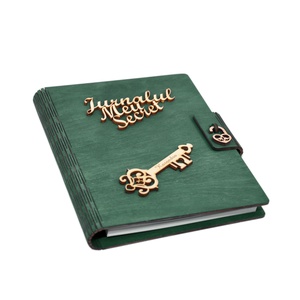 Jurnalul Meu Secret, A5, din lemn personalizat, Verde, 100 pagini si pix din lemn inclus, Casa & Stil de viata, Papetarie de hartie, Caiete si jurnal, Gravare, pirogravura, Prelucrarea lemnului, ARTYNOS
