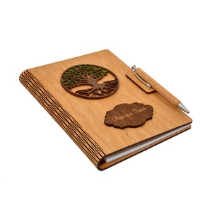 Agenda A5 din lemn personalizata, Natur, Pomul vietii, 100 pagini si pix din lemn inclus - Artynos.ro