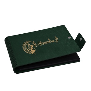 Album foto A5 personalizat, din lemn, Verde, Piksel, GuestBook, Caiet amintiri copii, Zana pe Luna cu nume - casă & stil de viață - echipament pentru camera copiilor - decorațiuni pentru camera copilului - Artynos.ro