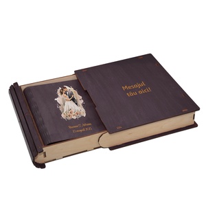 Guestbook de nunta, Album foto din lemn personalizat, Mov, A5, Piksel, pix si lipici stick inclus - accesorii nuntă - amintiri și cadouri de nuntă - carte de amintiri nuntă și carte oaspeți - Artynos.ro