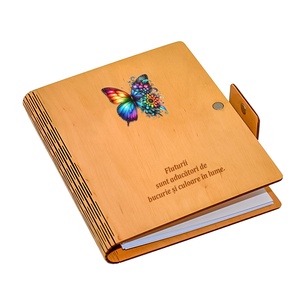 Agenda A5 din lemn personalizabila, natur, Piksel, Fluture floral multicolor, cu mesaj - casă & stil de viață - papetărie de hârtie - caiete și jurnal - Artynos.ro