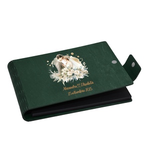 Album foto A5 personalizat, din lemn, Verde, Piksel, GuestBook, Caiet amintiri, Familie, Nunta - accesorii nuntă - amintiri și cadouri de nuntă - albume foto de nuntă - Artynos.ro