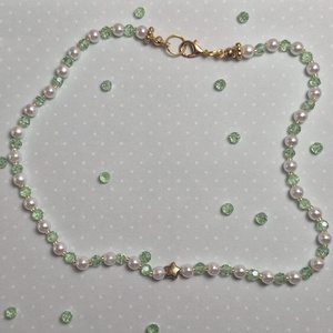 Colier cu Faux Pearls si Margele Verzi - Artynos.ro