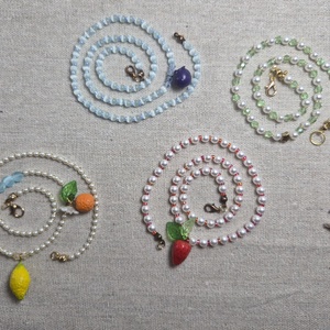 Colier Handmade cu Mărgele și Charm Afină - bijuterii - coliere - coliere cu pandative - Artynos.ro