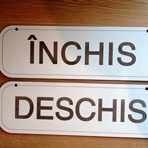 Set semne Deschis, Inchis, MDF de 2.55 mm, 35 cm lungime, 11 cm inaltime - Artynos.ro