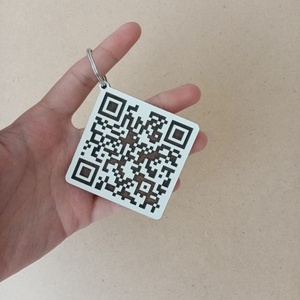 Breloc cod QR pentru afacerea ta - arte vizuale și accesorii  - fotografie - fotografie evenimente - Artynos.ro