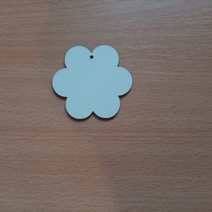 Set 50 blank-uri in forma de floare pentru martisor. 6x5.5 cm, Accessorii si unelte, Accesorii decorative, Alte accesorii, Prelucrarea lemnului, Gravare, pirogravura, ARTYNOS