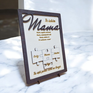 Placheta Mama  Piesa care ne leagă cu Piese de Puzzle Gravate si Suport Pentru Perete si Birou -  - Artynos.ro
