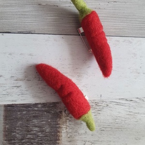 Brosa chili pepper - bijuterii - broșe - Artynos.ro