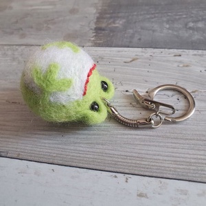 Breloc broscuta  - genți și portofele - accesorii genți - breloc - Artynos.ro