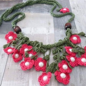 Colier cu flori  - bijuterii - coliere - coliere din perle - Artynos.ro