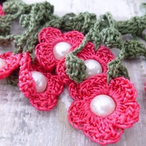 Colier cu flori  - bijuterii - coliere - coliere din perle - Artynos.ro