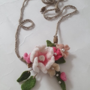 Colier flori de cires  - bijuterii - coliere - coliere cu pandative - Artynos.ro