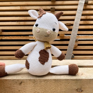 Văcuța croșetată  - jucării și echipamente pentru copii - accesorii sport - accesorii pentru călărit - Artynos.ro