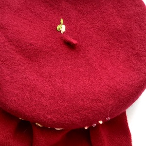 Bereta, fular lânā brodat manual - îmbrăcăminte și modă - eșarfe, pălării, fularuri - căciulă - Artynos.ro