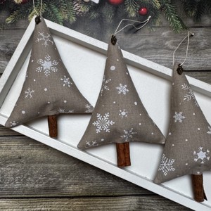 Pom de pin ornament de Crăciun cu bețe de scorțișoară / set de 3/ -  - Artynos.ro