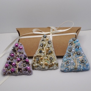 Brosa bradut mov accesorii sacou bijuterii handmade - bijuterii - broșă, insigne - insigne - Artynos.ro