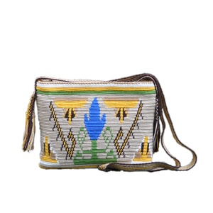 Geanta handmade Muntenia- motiv popular traditional patru cai si floare de cuisoare colectia traditional - Artynos.ro