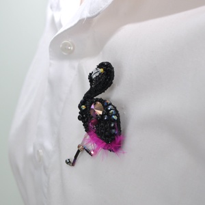 brosa flamingo negru 3D cristale handmade  accesorii femei, bijuterii cadou accesorii sacou bijuterii handmade - bijuterii - broșă, insigne - insigne - Artynos.ro