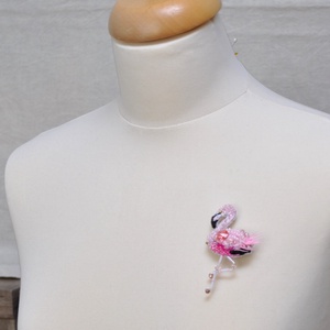 brosa flamingo roz 3D cristale handmade  accesorii femei, bijuterii cadou accesorii sacou bijuterii handmade - bijuterii - broșă, insigne - insigne - Artynos.ro
