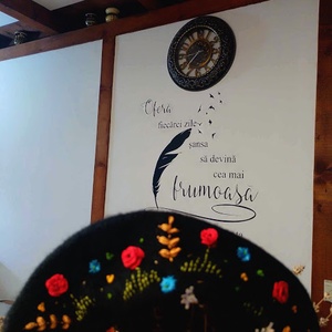 Beretă cu broderie manuală - îmbrăcăminte și modă - eșarfe, pălării, fularuri - pălărie - Artynos.ro