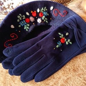 Set brodat: beretă și mănuși - îmbrăcăminte și modă - eșarfe, pălării, fularuri - pălărie - Artynos.ro