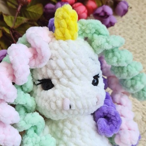 Unicorn de pluș croșetat manual - jucării și echipamente pentru copii - plușuri - unicorn - Artynos.ro