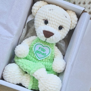 Ursuleț de pluș croșetat manual Norișor, corp moale - jucării și echipamente pentru copii - plușuri - ursuleț de pluș - Artynos.ro