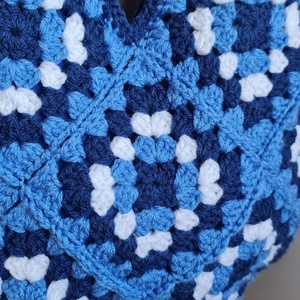 Geantă croșetată manual, nuanțe de albastru  - genți și portofele - genți de mână și umăr - geantă mare - Artynos.ro