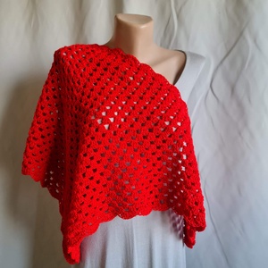 Șal triunghiular croșetat manual CARMINA rosu - îmbrăcăminte și modă - eșarfe, pălării, fularuri - șaluri - Artynos.ro