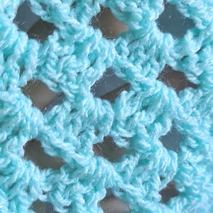 Șal triunghiular croșetat manual CARMINA  - îmbrăcăminte și modă - eșarfe, pălării, fularuri - șaluri - Artynos.ro