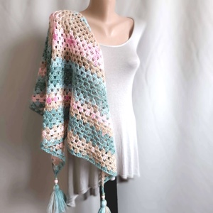 Șal triunghiular croșetat manual LIDIA - îmbrăcăminte și modă - eșarfe, pălării, fularuri - șaluri - Artynos.ro