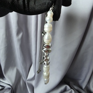 Brățară din hematit și perle de cultură, cu lanț reglabil din oțel inoxidabil. - bijuterii - brățări - brățări din perle - Artynos.ro