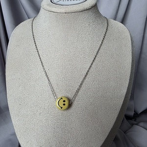 Colier cu lant din otel inoxidabil si pandantiv ceramica smile - Artynos.ro