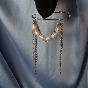 Brosa martisor din otel inoxidabil si perle de cultura, Bijuterii, Martisor, Altele, ARTYNOS