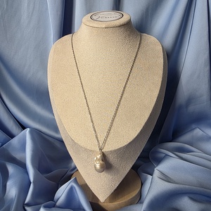 Lantisor cu pandantiv � perla de cultura baroca  - Artynos.ro