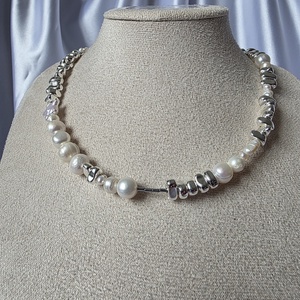 Colier din perle de cultură și hematite, cu lanț din oțel inoxidabil. - bijuterii - coliere - coliere din perle - Artynos.ro