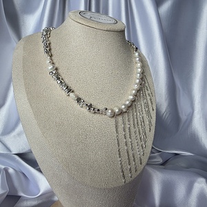 Colier cu lanțuri, perle de cultură și hematit - bijuterii - coliere - coliere din perle - Artynos.ro