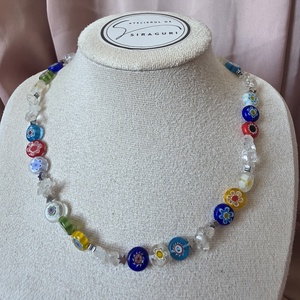Colier handmade cu pietre naturale asociate celor 7 chakre, realizat pentru a imbina frumusetea cristalelor cu semnifica - Artynos.ro