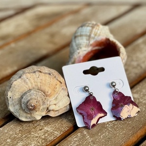 Cercei cu surub- floare naturala si rasina, Bijuterii, Cercei, Cercei agatati, Aranjament de flori, Confectionarea bijuteriilor, ARTYNOS