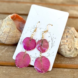 Cercei rasina si flori naturale, Bijuterii, Cercei, Cercei agatati, Aranjament de flori, Confectionarea bijuteriilor, ARTYNOS