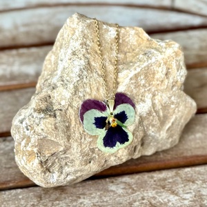 Pandantiv handmade unicat din rasina si flori naturale, Bijuterii, Coliere, Coliere cu pandantive, Confectionarea bijuteriilor, ARTYNOS