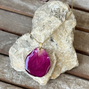 Pandantiv rasina Colier handmade si petale de trandafir natural - bijuterii - coliere - coliere cu pandantive - Artynos.ro