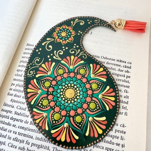 Semn de carte din piele naturala - pictat manual, Carti si creatii cu tematica muzicala, cadouri, Semn de carte, Obiecte pictate, Pictura, Semn de carte magic din piele, pentru iubitorii de lectura!
Am folosit vopsele profesionale, apoi a..., ARTYNOS