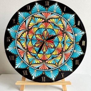 Ceas de perete pictat manual pe disc de vinil reciclat - Model Mandala Floral, Casa & Stil de viata, Accesorii pentru decorat casa, Decoratiuni de pereti, decoratiuni suspendate, Ceasuri de perete, Obiecte pictate, Pictura, ARTYNOS