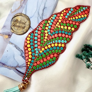 Semn de carte din piele pictat manual Frunza - cărți și creații cu tematică muzicală, cadouri - semn de carte - Artynos.ro