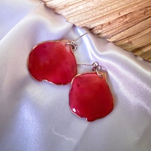 Cercei argint 925 din rasina si petale naturale de trandafir - bijuterii - cercei - cercei din rășină - Artynos.ro