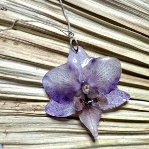Pandantiv din argint si floare naturala orhidee in rasina - bijuterii - coliere - pandative - Artynos.ro
