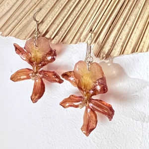 Cercei orhidee Cambria cu montura argint 925. - bijuterii - cercei - cercei din rășină - Artynos.ro